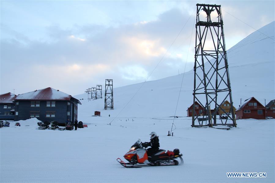 NORWAY-LONGYEARBYEN-SCENERY