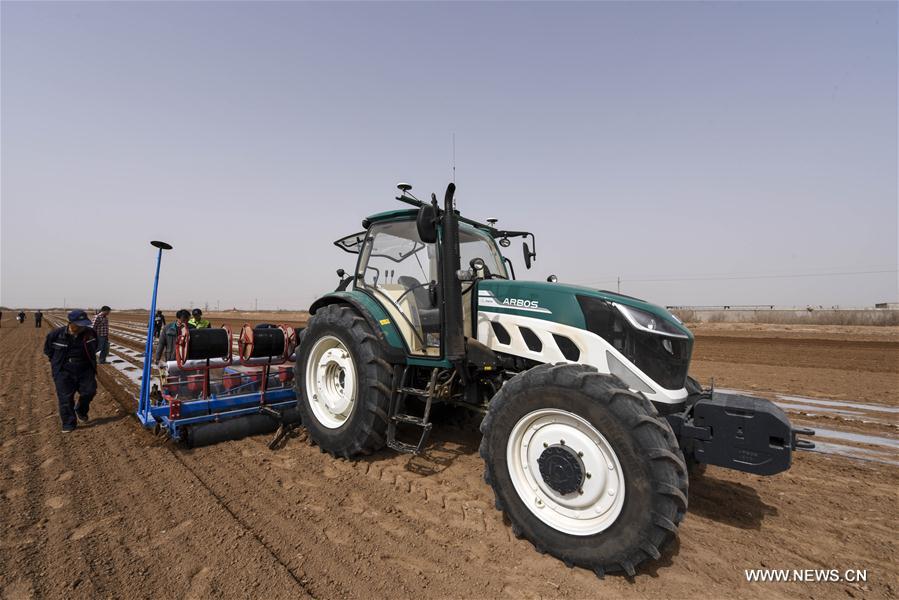 CHINA-XINJIANG-SELF-DRIVING TRACTOR (CN)