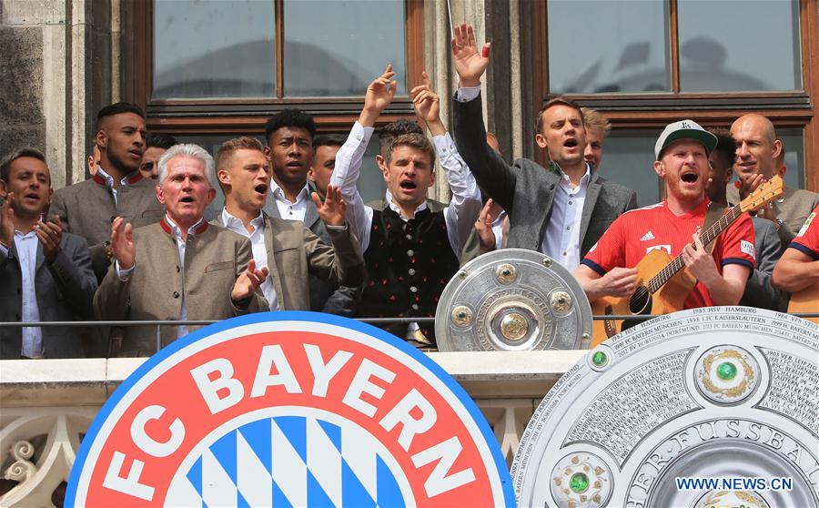 (SP)GERMANY-MUNICH-SOCCER-BAYERN MUNICH-CELEBRATION