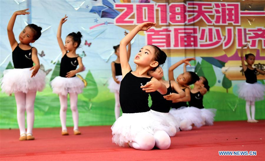 CHINA-GUANGXI-QINZHOU-CHILDREN'S DAY-DANCE(CN)