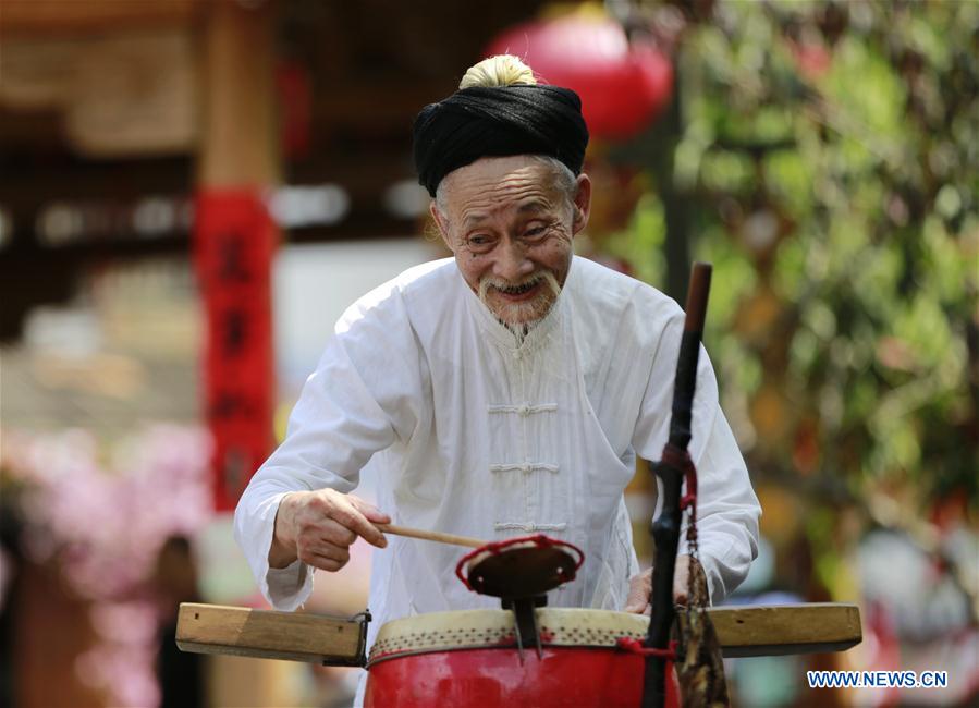 #CHINA-HUNAN-ZHANGJIAJIE-FOLK ART (CN)