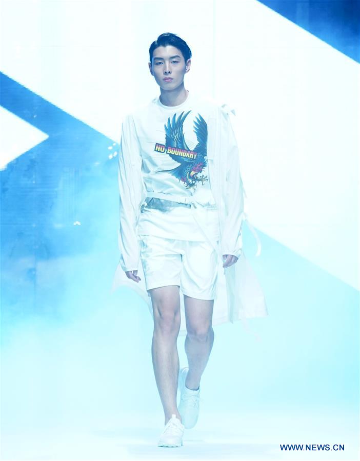 CHINA-BEIJING-FASHION WEEK (CN)