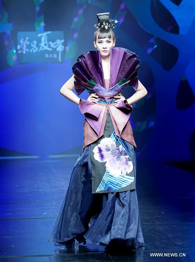 CHINA-BEIJING-FASHION WEEK (CN)