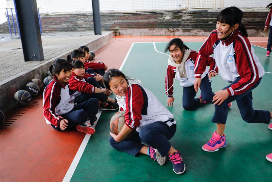 (SP)CHINA-SICHUAN-JULIAN-MIDDLE SCHOOL-BASKETBALL(CN)