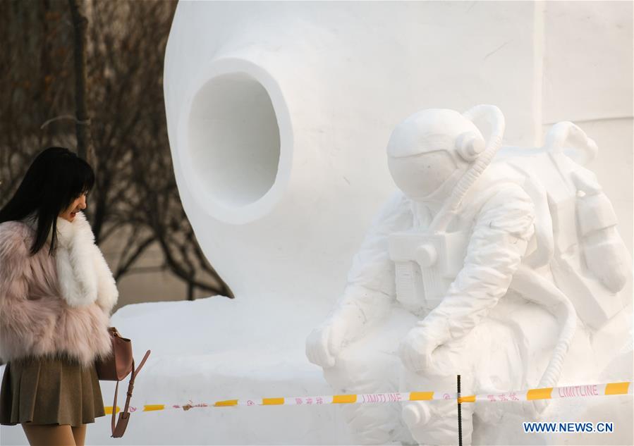 CHINA-HEILONGJIANG-HARBIN-COLLEGE STUDENT-SNOW SCULPTURE COMPETITION (CN)