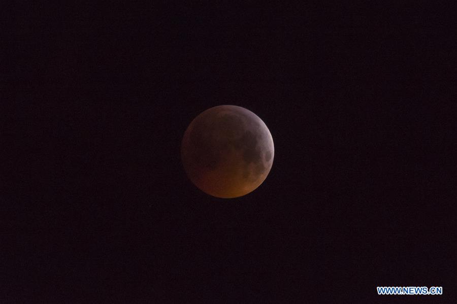 BRITAIN-LONDON-SUPER MOON-TOTAL ECLIPSE