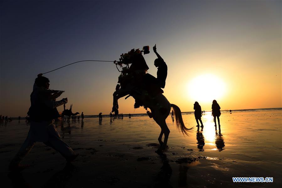 PAKISTAN-KARACHI-DAILY LIFE-BEACH