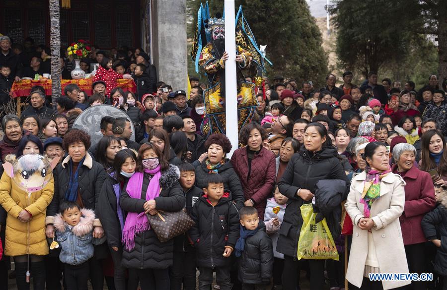 CHINA-GANSU-LONGNAN-LANTERN FESTIVAL-SHEHUO (CN)