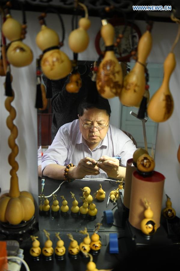 #CHINA-SHIJIAZHUANG-CUCURBIT PYROGRAPHY (CN)