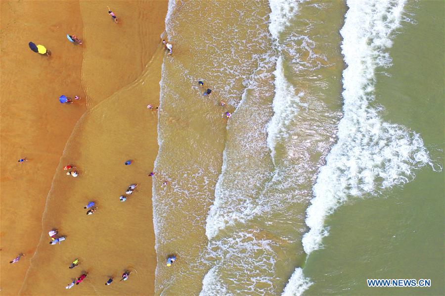 #CHINA-QINGDAO-BEACH-TOURISM (CN)