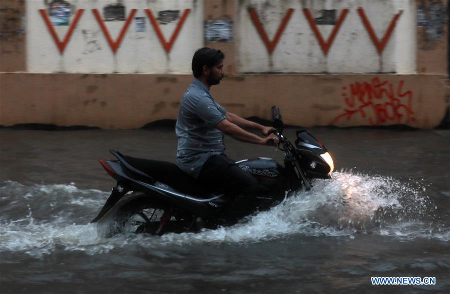 INDIA-MUMBAI-HEAVY RAIN