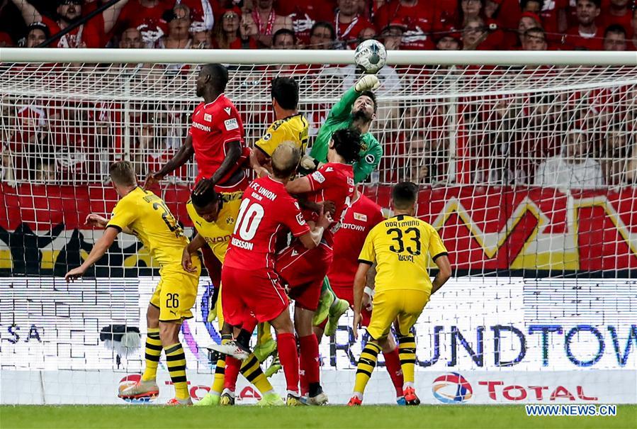 (SP)GERMANY-BERLIN-SOCCER-BUNDESLIGA-UNION BERLIN VS DORTMUND