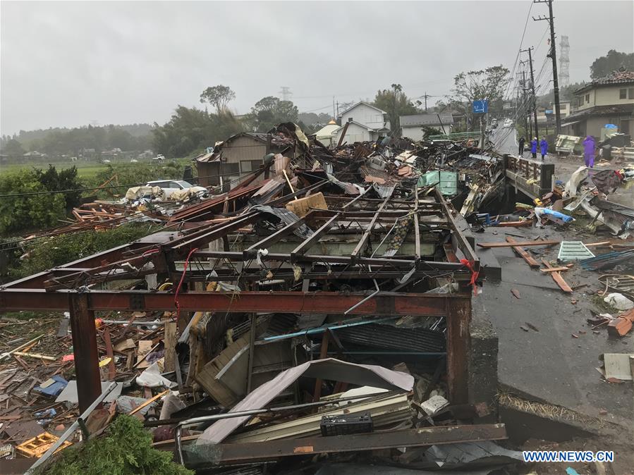 (SPOT NEWS)JAPAN-CHIBA-TORNAD-TYPHOON HAGIBIS