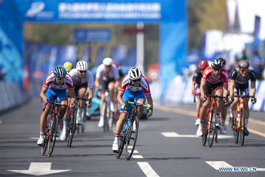 (SP)CHINA-WUHAN-7TH MILITARY WORLD GAMES-CYCLING ROAD