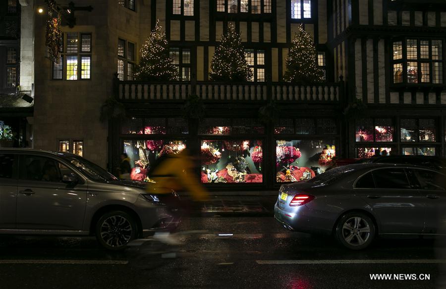 BRITAIN-LONDON-LIGHT-FESTIVE VIBES