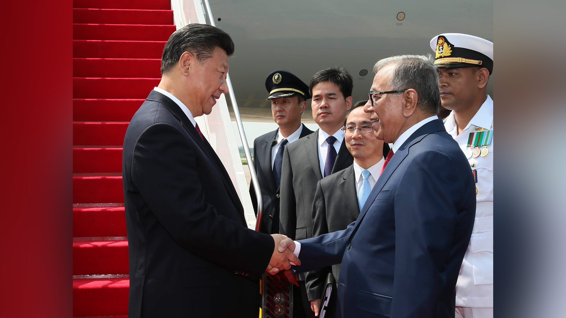 习近平抵达达卡开始对孟加拉人民共和国进行国事访问