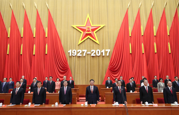 8月1日，庆祝中国人民解放军建军90周年大会在北京人民大会堂隆重举行。中共中央总书记、国家主席、中央军委主席习近平和李克强、张德江、俞正声、刘云山、王岐山、张高丽等出席大会。新华社记者 鞠鹏 摄