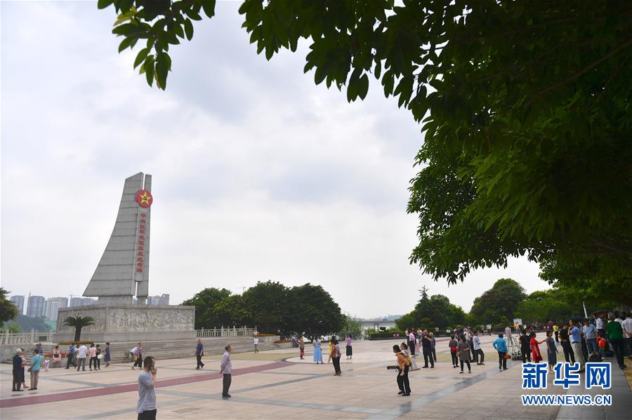 （新华全媒头条·壮丽70年·奋斗新时代——记者再走长征路·图文互动）（5）跨越“第一渡”　长征出发地“换了人间”