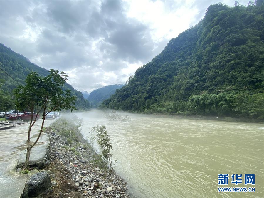 （防汛抗洪·图文互动）（1）山洪袭来前，澧水河畔大转移