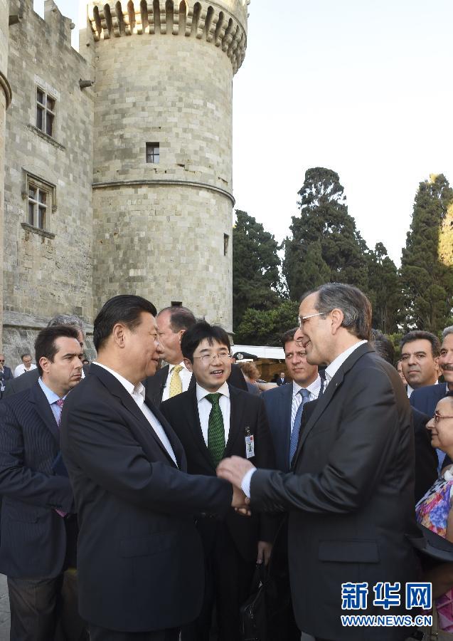 7月13日，国家主席习近平在希腊罗德岛会见希腊总理萨马拉斯。 新华社记者李学仁摄 